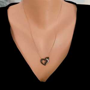 Collier en argent sterling 925 avec pierre blanche et finition oxydée noire, serti de pierres en sangle - Product Image 1