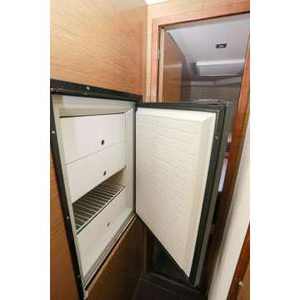 Yate de Lujo Fountaine Pajot MY 37 con Motores de 2x225 CV y 11m de Longitud - Product Image 1