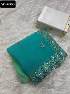 Les dernières femmes portent de belles collections de saris de travail à bas prix et de la meilleure qualité. - Product Image 5