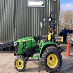 Compre Ahora el Tractor Utilitario John Deere 3025E Disponible en Stock, Excelente Precio, Ofertas al por Mayor, Entrega Rápida, en Venta - Product Image 3