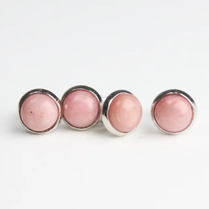 Pendientes de Plata de Ley 925 Hechos a Mano con Gemas de Ópalo Natural en Forma Redonda de 8 mm a Precio de Mayoreo - Product Image 2