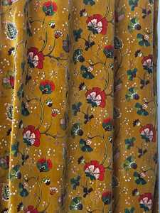 Cortina de Terciopelo de Algodón Estilo Vintage, Estampado Floral Dorado Mostaza, Terciopelo de Algodón de Lujo - Product Image 3