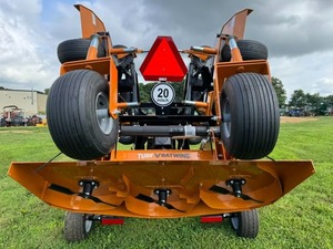 Tractor cortacésped 2025 Woods TBW17.40 con motor y caja de cambios, modelo B-a-t-w-i-n-g Finish - Product Image 2