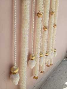 Set de Guirnaldas de Loto y Jazmín de Madera de Sándalo Blanco con Perlas, Decoración de Fondo Shanku Chakram, Set de Pooja para Vinayak Chaturthi y Celebraciones de Inauguración de Casa, Set de 100 - Product Image 5