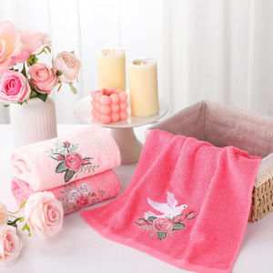 Nouveau design de coton de haute qualité bon marché Home Textile Gift Set Serviette de bain avec broderie Serviette de bain à vendre avec logo personnalisé imprimé - Product Image 5