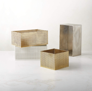 Juego de 2 Macetas de Hierro Galvanizado Contemporáneas en Negro y Plata - Macetas Pequeñas y Grandes para Decoración de Exteriores del Hogar - Product Image 5