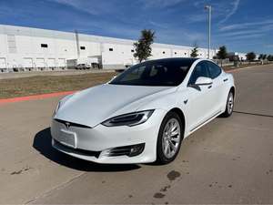 Buena Oferta para un Te-sla Model S Plaid 2021 Premium con más de 1000 Caballos de Fuerza - Product Image 2