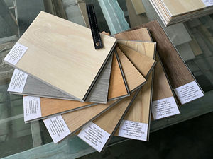 Baldosas de vinilo de PVC ecológicas de lujo modernas, suelos de plástico para interiores con diseño gráfico de madera ignífugo SPC para apartamentos - Product Image 3