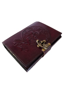 สมุดโน๊ตหนังแท้ลายนูน100% ออกแบบได้ตามต้องการสมุดสำหรับผู้หญิงบนดวงจันทร์สมุดทองเหลืองโบราณล็อกงานแฮนด์เมดกระดาษศิลปะตกแต่งแนววินเทจ - Product Image 4