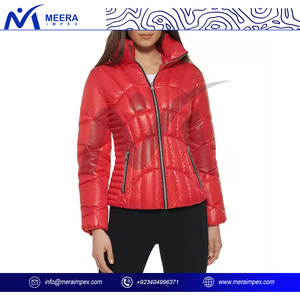 Veste bouffante de couleur rouge unie de qualité supérieure pour les femmes Logo personnalisé Tissu respirant Remplissage en coton Veste bulle grande taille - Product Image 2