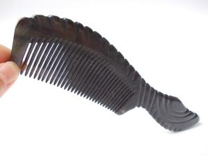 Peigne de poche en corne de vache fait main, écologique et luxueux, à dents fines - Design moderne pour un usage quotidien, cadeaux d'affaires et décoration intérieure - Product Image 4