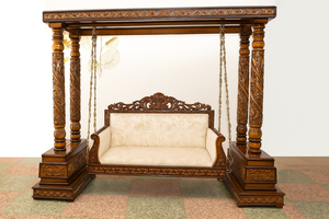 Jhula de Madera de Teca Hecha a Mano Estilo Maharaja, Columpio Tradicional de Madera de Teca Tallada de Alta Gama para Sala de Estar, Venta de Fábrica en EE. UU. - Product Image 4