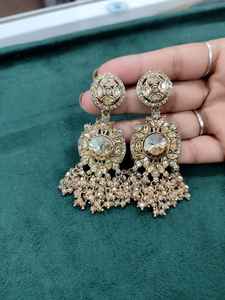 Boucles d'oreilles pendantes style ethnique en promotion, bijoux de mariage indiens pour femmes avec zircon et perles, accessoire plaqué effet ombre - Product Image 3