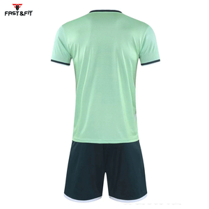 Ensemble d'uniformes de football en polyester 100% sur mesure Nouveau design avec vêtements de football personnalisés par sublimation - Product Image 6