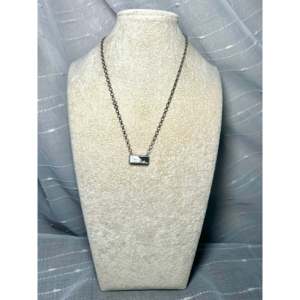 Collar de Búfalo Blanco y Plata de Ley, Joyería Coleccionable de Origen Navajo - Product Image 3