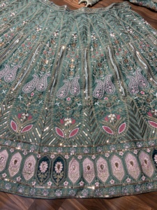 Hermosa colección de Lehenga de boda más tendencia Kasturi seda adornada - Product Image 3