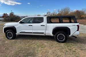 Toyota Tacoma 2025, Bajo Kilometraje, Listo para Entrega, Caja de Cambios Automática, Volante a la Izquierda, Cuero Oscuro, R 18, Camioneta - Product Image 2