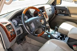 Occasione Eccezionale: Mitsubishi Montero Limited 4x4 del 2005 Usato, Pronto per la Spedizione - Product Image 2