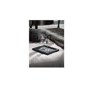 Plateau de service en marbre de table à la mode avec dessus en marbre de couleur noire parfait pour le service de nourriture et de boissons adapté à l'occasion - Product Image 1