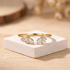 Cautivadora Alianza de Boda Curva Abierta con Diamante Cultivado en Laboratorio de Corte Marquesa de 0.25 Ct E-F VS, Diamante Cultivado en Laboratorio, Oro Sólido de 14K, Regalo Diario - Product Image 2