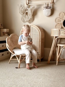 2025 nuevo diseño encantador hecho a mano flor ratán silla para niños pequeños con colchón blanco - Product Image 4