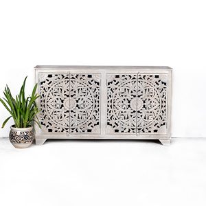 Buffet sculpté à quatre portes - Product Image 1