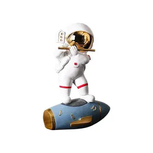 Estatua de astronauta de resina de fibra de vidrio de tamaño pequeño para decoración del hogar o regalo
