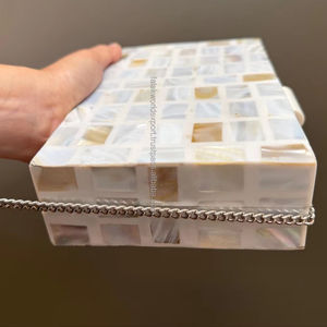 Falak World Export, bolso de mano hecho a mano para mujer, bolso de resina de perla madre única, decoración de cadenas, cierre de cremallera impermeable, regalo de fiesta - Product Image 1