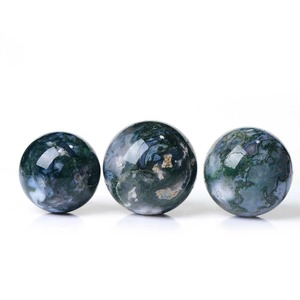 Boule de cristal de sphère de quartz clair poli Hotsale pour la méditation d'équilibre des chakras et la guérison spirituelle disponible au prix de gros - Product Image 5