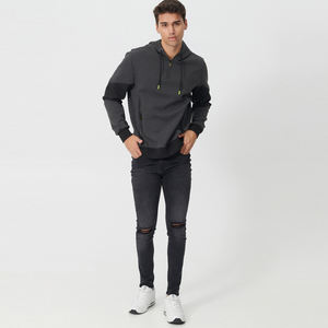 Chandails à capuche avec logo pour hommes en relief avec poche kangourou et motif hip hop personnalisé de haute qualité sweat à capuche pour hommes OEM - Product Image 3