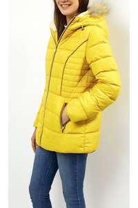 Veste matelassée pour femme avec capuche en fausse fourrure amovible, fermeture éclair intégrale et poches |   Vêtements d'extérieur isolés pour l'hiver, jaune moutarde - Product Image 2
