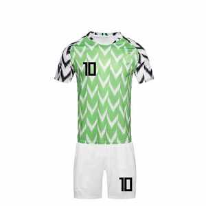 Uniforme de Fútbol Unisex, Cuello Redondo, Teñido en Prenda, Diseño Ajustado, Material Transpirable de Secado Rápido, Alta Calidad, Colores y Logotipos Personalizados para Equipos - Product Image 1