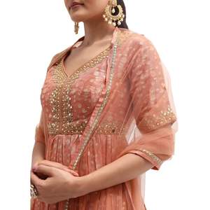 Juego de Kurta Sharara plisado bordado de melocotón con Dupatta para fiesta festiva de recepción de boda y ropa tradicional - Product Image 5