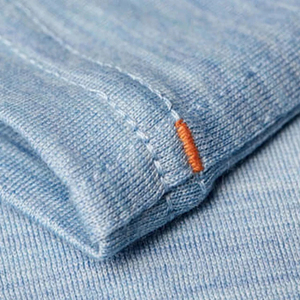 เสื้อยืดผู้ชายพิมพ์โลโก้เองได้ ทรงหลวม คอวี สีฟ้า Glacier Blue ผ้าฝ้ายแท้ 100% ป้องกันขนร่วง - Product Image 4