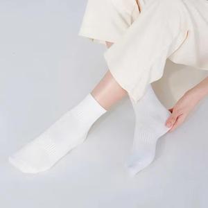 ถุงเท้ายาวผ้าฝ้ายเนื้อเรียบ | ถุงเท้าผ้ายืดระบายอากาศได้ดีรองเท้าอเนกประสงค์ออกแบบได้ตามต้องการสำหรับการใช้งานในสำนักงานแบบลำลอง - Product Image 5