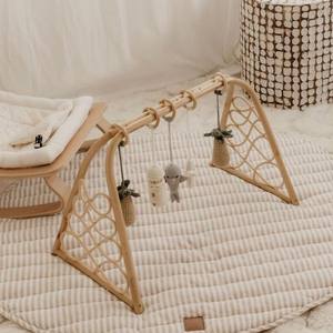 Alfombra de juegos para bebés de ratán, gimnasio de juegos sostenible y resistente para bebés, gimnasios de actividades para niños hechos a mano - Product Image 4