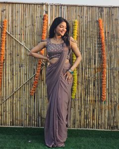 Venta de exportación Faux Georgette Sequence Patch Work Saree y blusa para niñas Partywear Saree de India - Product Image 1