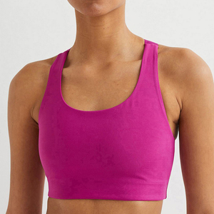 Sujetador deportivo más vendido para mujer personalizado al por mayor soporte medio sin costuras con logotipo frontal característica transpirable bajo MOQ - Product Image 2