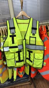 Chaleco DE SEGURIDAD táctico con mangas de poliéster Impermeable Uso de rescate de emergencia Comodidad y durabilidad mejoradas de WarnMat - Product Image 3