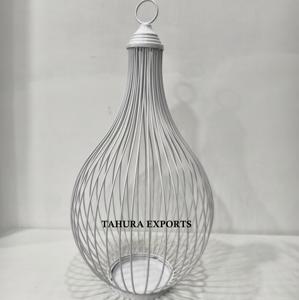 Portavelas de estilo jaula blanca grande, ideal para interiores modernos con un aspecto Elegante y atrevido que mejora cualquier espacio vital sin esfuerzo - Product Image 1