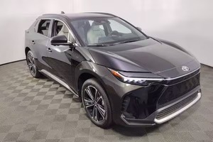 Toyota bZ4X XLE 4dr Crossover 2025 Seminuevo Refinado - Product Image 4