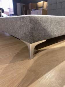 Tête de lit de haute qualité pour lit, moderne et luxueuse, en aggloméré, avec rangement, capitonnée, personnalisable, housse amovible - Économique et optimale - Product Image 4