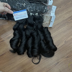Venta de extensiones de cabello humano vietnamita Bouncy Curl, cierre 4x4, pelucas rizadas hinchables, paquetes de cabello de trama - Product Image 5