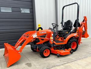 Tracteur compact avec chargeur et pelle rétrocaveuse, mini-tracteur Kubota BX23S avec chargeur à attache rapide et godet à fixation par broches, prêt à l'exportation. - Product Image 6