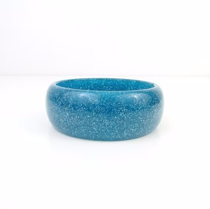 Brazalete de Resina Azul Cielo Clásico, Elegante y Moderno, Diseño Grueso y Sofisticado, Accesorio Unisex para Bodas y Fiestas, para Mujer - Product Image 1