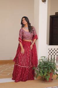 Hermosa ropa de boda Lehenga Choli con trabajo de secuencia de bordado - Product Image 4