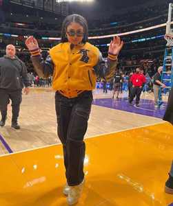 2025-26 High Demand Varsity <b>Jacket</b> <b>Women</b> - Wholesale Price Hot Sale Stylish Cropped Design with Custom <b>Embroidered</b> Patches - Product Image 1