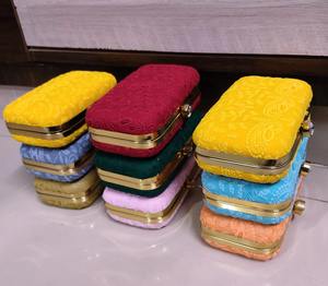 Pochette indienne en métal brodée à la main pour Noël Nouvel An Saint Valentin Thanksgiving Retour Cadeaux Autres Festivals - Product Image 3