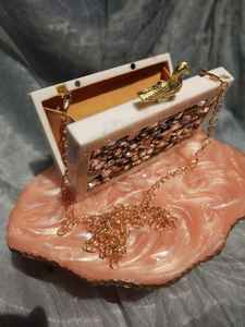 Bolso de resina Embrague de moda para niñas Regalo DE BODA Fiesta Embrague de mano con hermosa decoración - Product Image 2