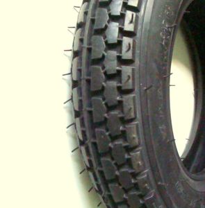 Pneu noir pneumatique Innova 2.50 Scooters de mobilité IA2814 - Product Image 2